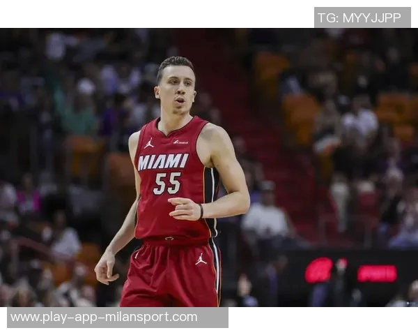 希罗三分球达成千记里程碑邓罗希尔德紧随其后库里位列历史第七