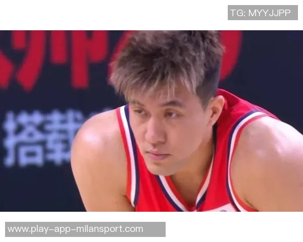 郭艾伦调侃徐昕加班责任引发队内欢笑气氛愈加融洽